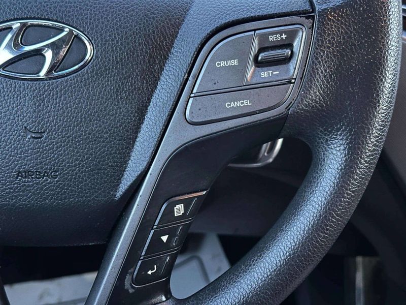 2017 Hyundai Santa Fe SE 4dr SUV - 22974791 - 28