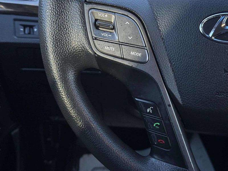 2017 Hyundai Santa Fe SE 4dr SUV - 22974791 - 29