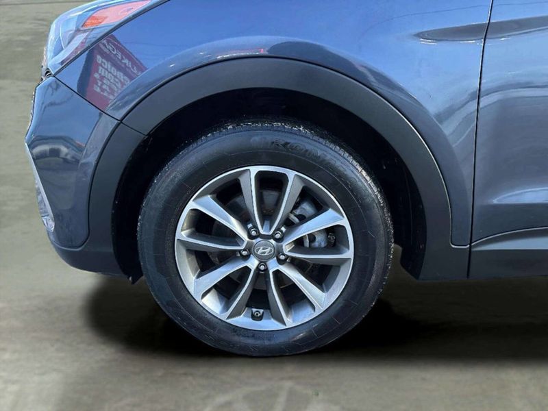 2017 Hyundai Santa Fe SE 4dr SUV - 22974791 - 32