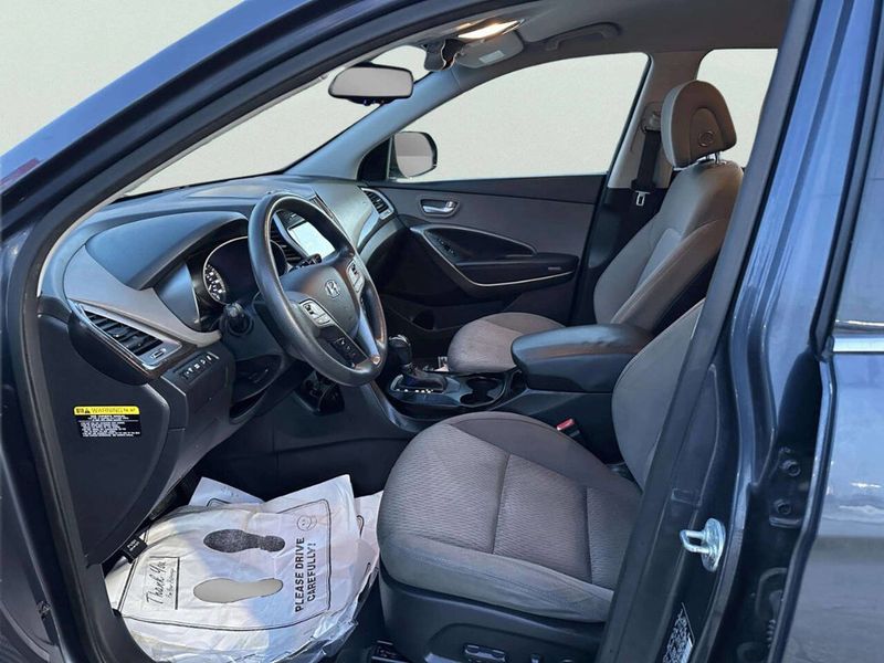 2017 Hyundai Santa Fe SE 4dr SUV - 22974791 - 8