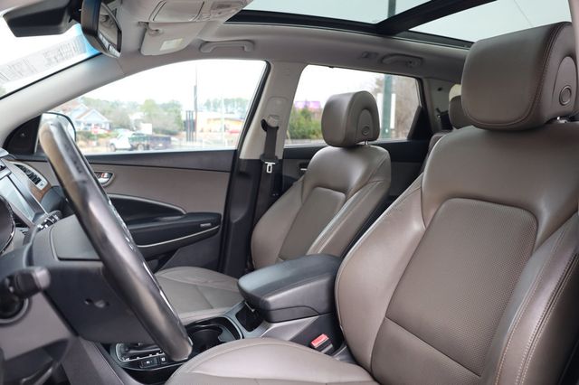 2017 Hyundai Santa Fe SE Ultimate 3.3L Automatic - 22908436 - 17