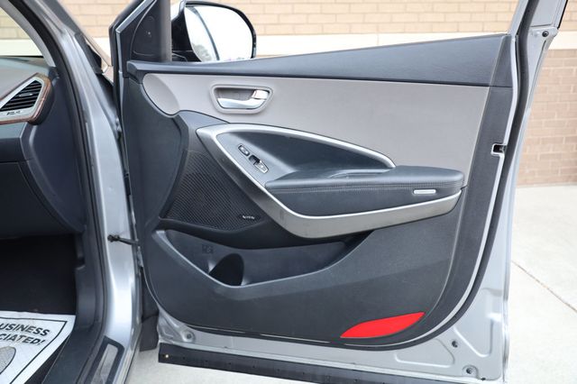 2017 Hyundai Santa Fe SE Ultimate 3.3L Automatic - 22908436 - 27