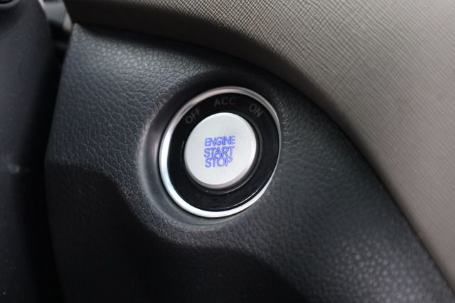 2017 Hyundai Santa Fe SE Ultimate 3.3L Automatic - 22908436 - 35