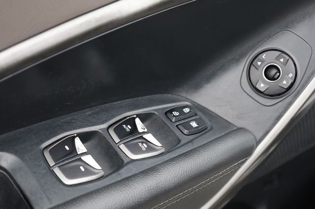 2017 Hyundai Santa Fe SE Ultimate 3.3L Automatic - 22908436 - 36