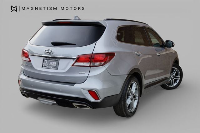 2017 Hyundai Santa Fe SE Ultimate 3.3L Automatic - 22908436 - 4