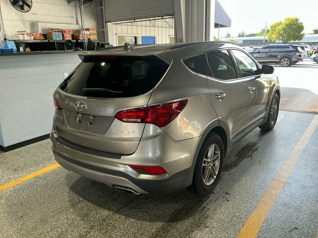 2017 Hyundai Santa Fe Sport 2.4L Automatic - 23092675 - 3