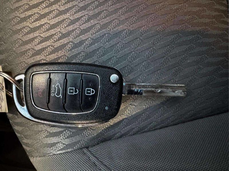 2017 Hyundai Santa Fe Sport 2.4L Automatic - 22933196 - 22