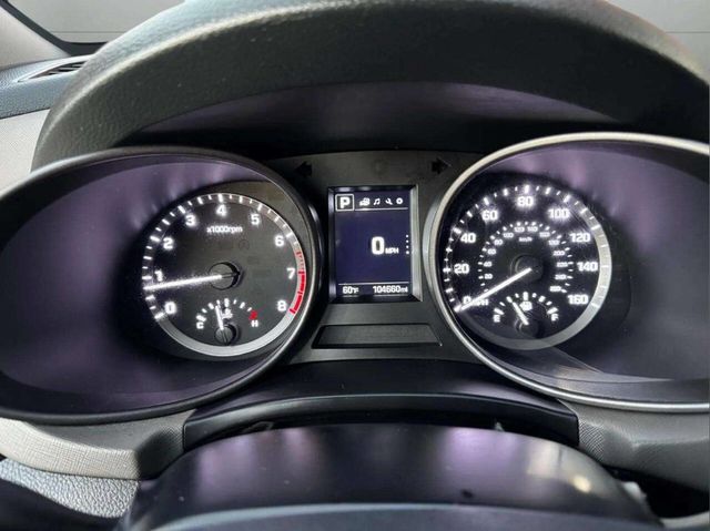 2017 Hyundai Santa Fe Sport 2.4L Automatic - 22933196 - 24