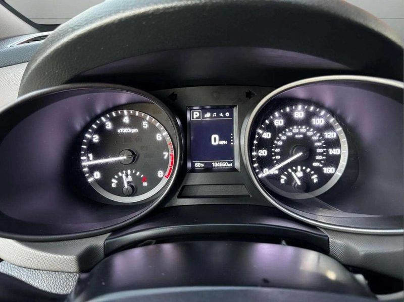 2017 Hyundai Santa Fe Sport 2.4L Automatic - 22933196 - 24