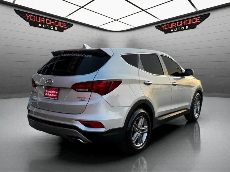 2017 Hyundai Santa Fe Sport 2.4L Automatic - 22933196 - 4
