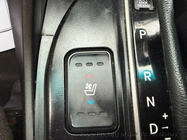 2017 Hyundai Santa Fe Sport 2.4L Automatic - 23042723 - 17