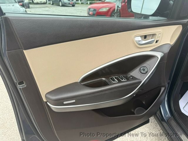 2017 Hyundai Santa Fe Sport 2.4L Automatic - 23042723 - 24