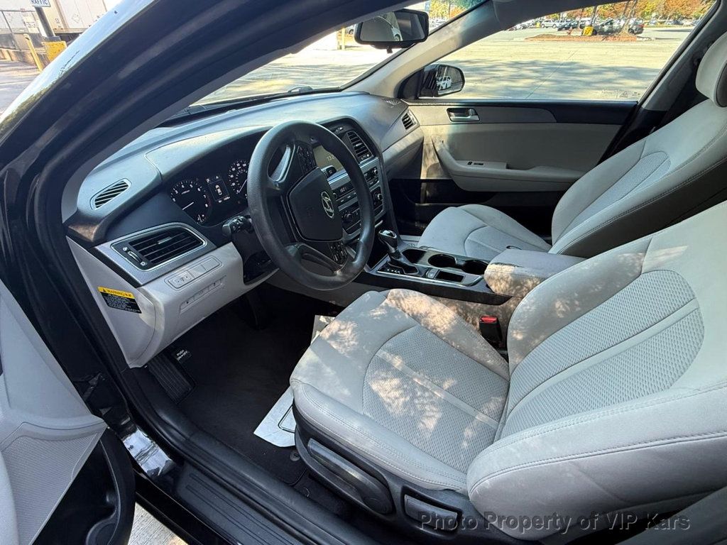 2017 Hyundai Sonata - 22933301 - 13