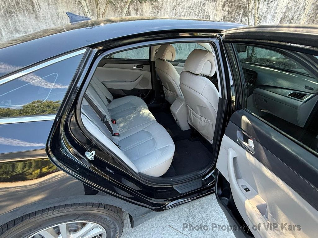 2017 Hyundai Sonata - 22933301 - 8