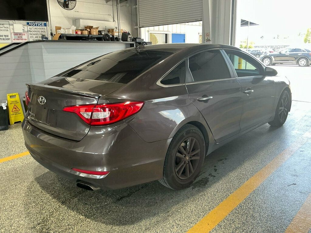 2017 Hyundai Sonata  - 23057191 - 2