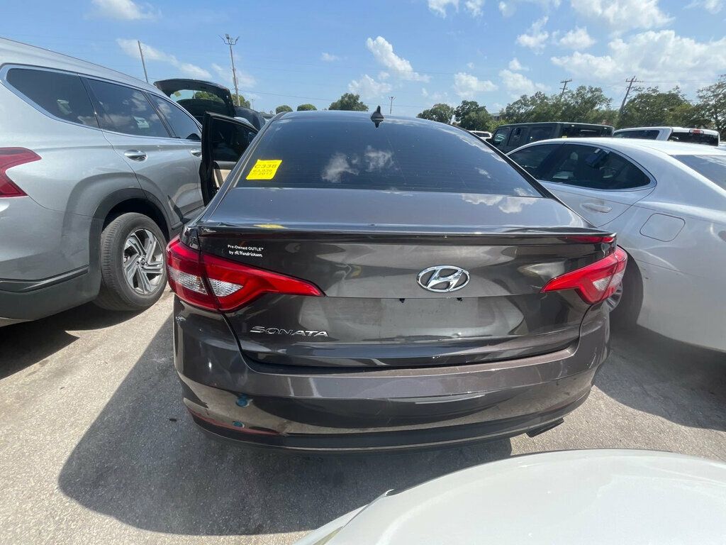 2017 Hyundai Sonata  - 23057191 - 3