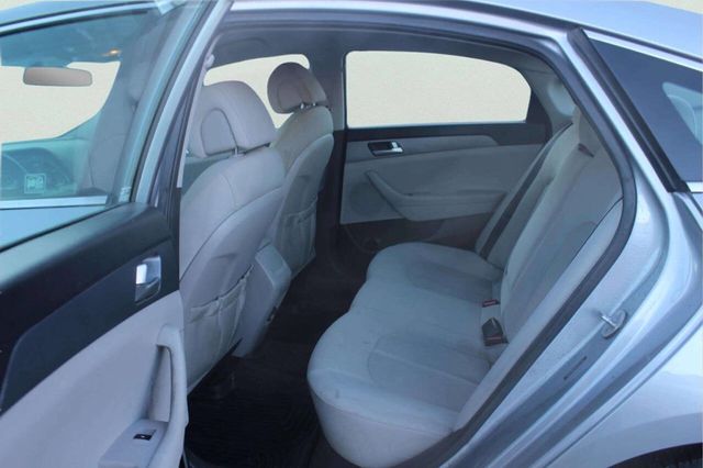 2017 Hyundai Sonata Base 4dr Sedan - 22971123 - 5