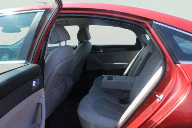 2017 Hyundai Sonata Base 4dr Sedan - 23004565 - 5