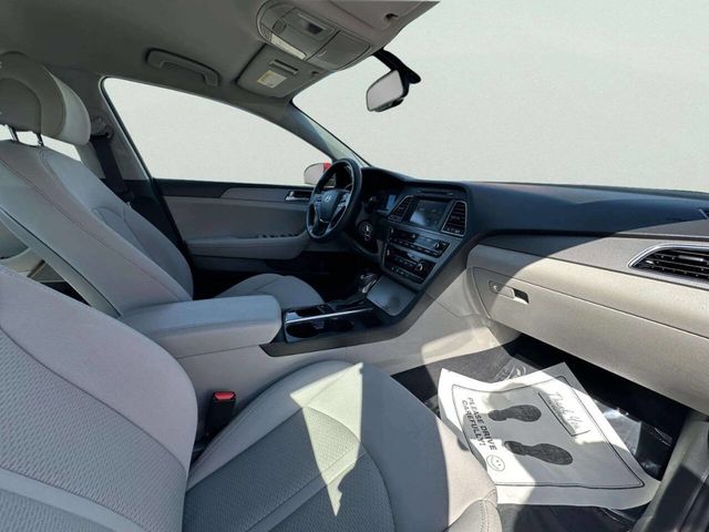 2017 Hyundai Sonata Base 4dr Sedan - 23011250 - 14