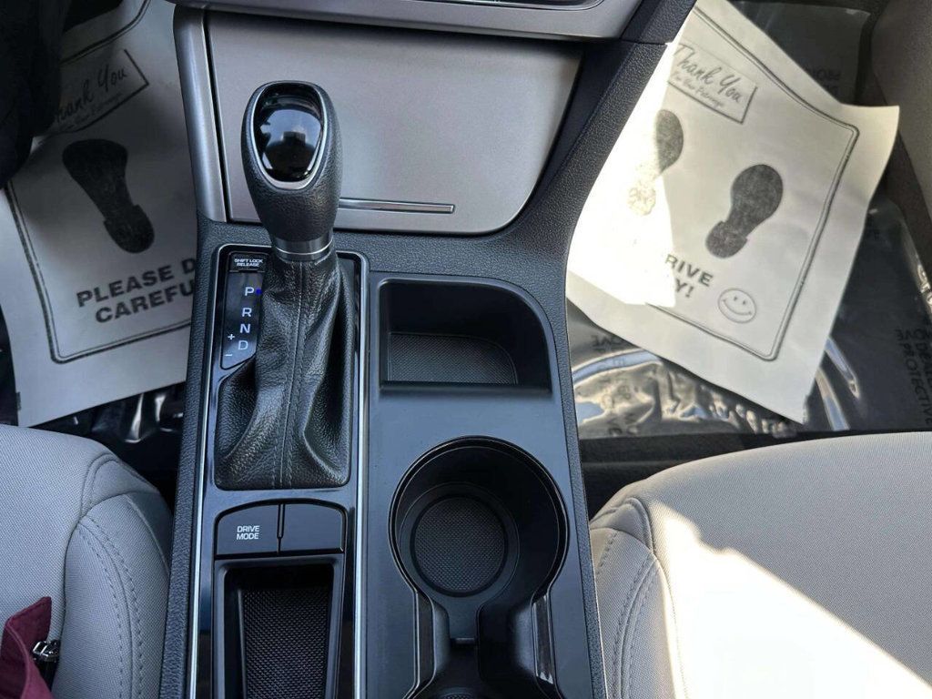 2017 Hyundai Sonata Base 4dr Sedan - 23011250 - 17