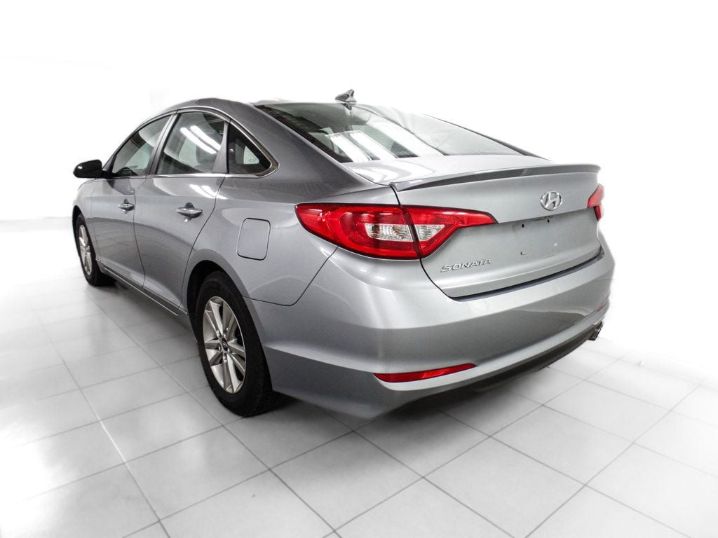 2017 Hyundai Sonata SE - 22611903 - 3