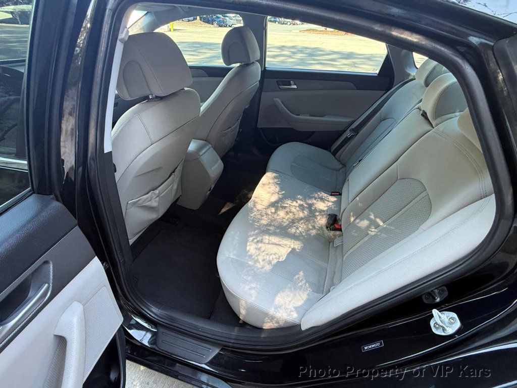 2017 Hyundai Sonata SE 2.4L - 22933301 - 10