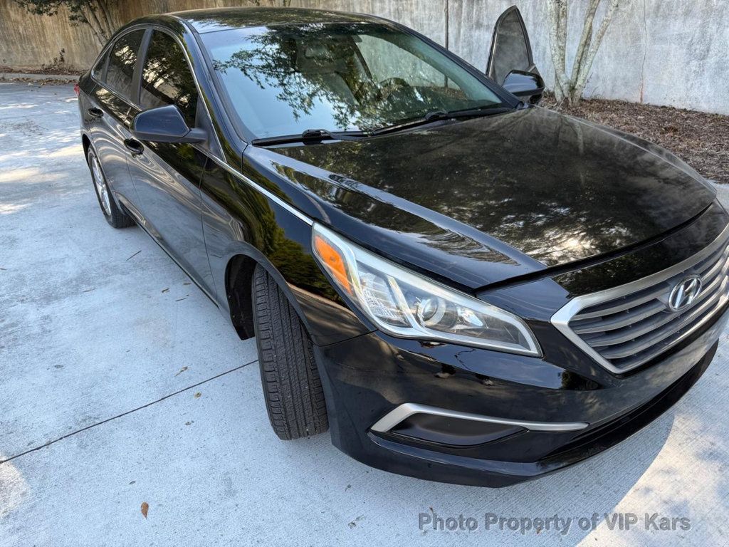 2017 Hyundai Sonata SE 2.4L - 22933301 - 16