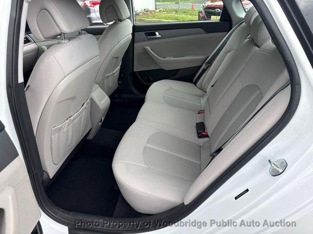 2017 Hyundai Sonata SE 2.4L - 23016191 - 9