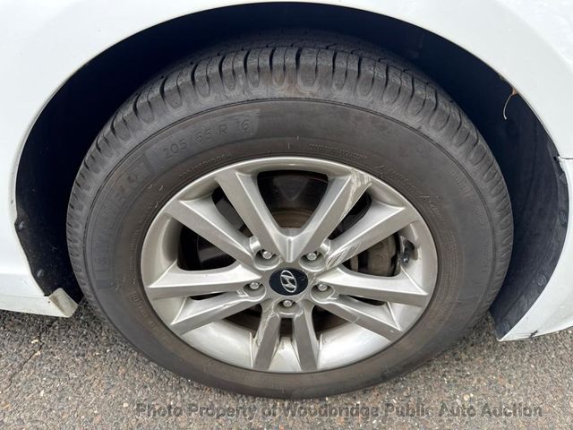 2017 Hyundai Sonata SE 2.4L - 23048584 - 24