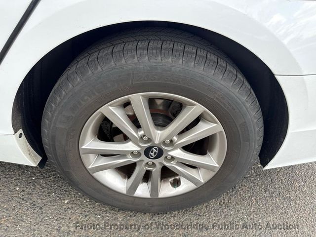 2017 Hyundai Sonata SE 2.4L - 23048584 - 26