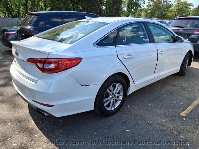 2017 Hyundai Sonata SE 2.4L - 23048584 - 3