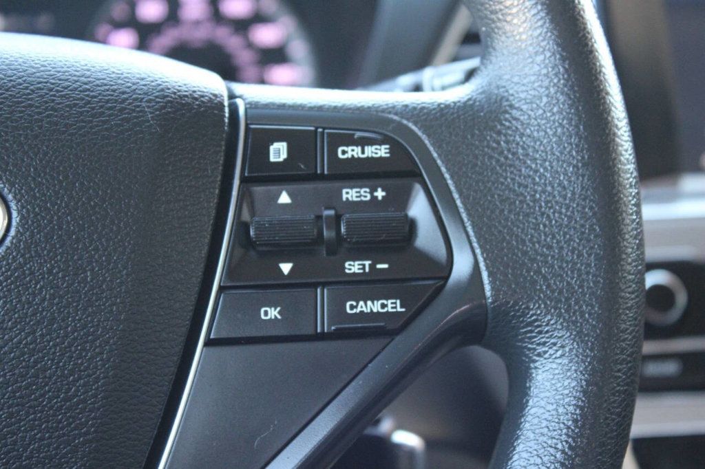 2017 Hyundai Sonata SE 2.4L - 22906843 - 24