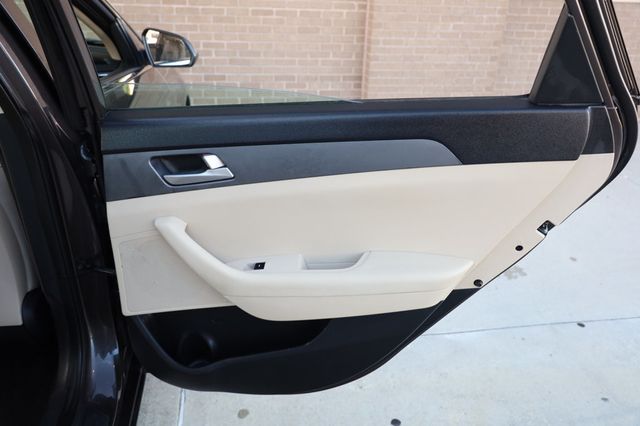 2017 Hyundai Sonata SE 2.4L PZEV - 22878489 - 21