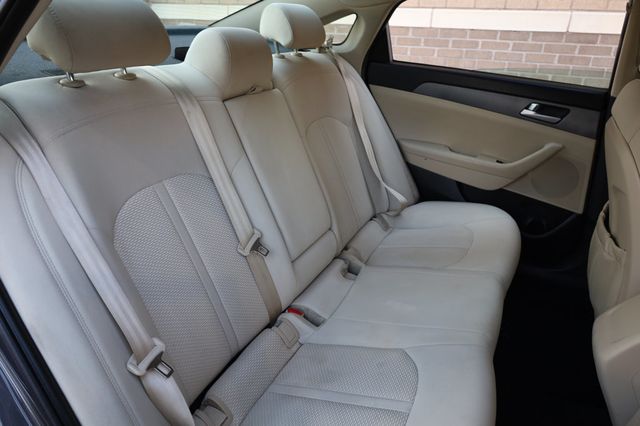 2017 Hyundai Sonata SE 2.4L PZEV - 22878489 - 24