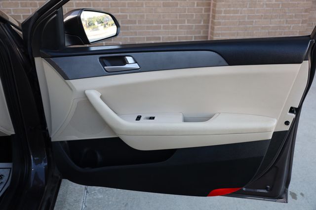 2017 Hyundai Sonata SE 2.4L PZEV - 22878489 - 25