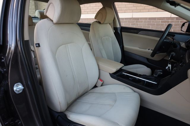 2017 Hyundai Sonata SE 2.4L PZEV - 22878489 - 26