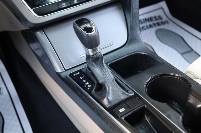 2017 Hyundai Sonata SE 2.4L PZEV - 22878489 - 38