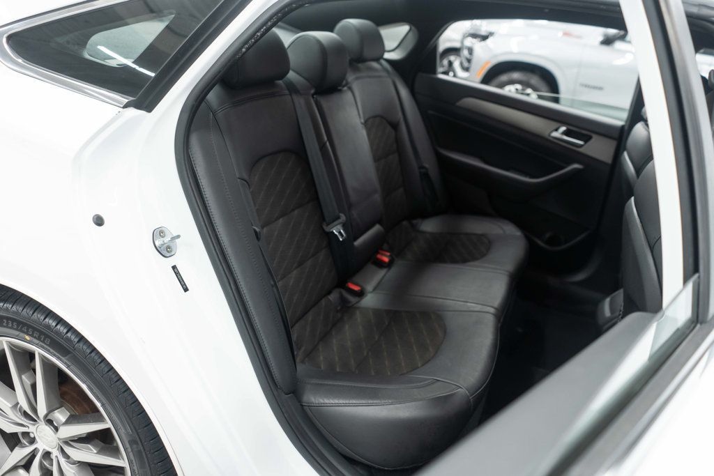 Hyundai Sonata photo 11