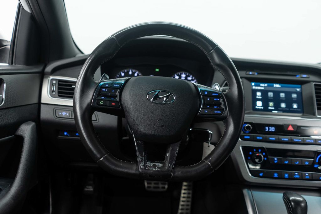 Hyundai Sonata photo 14