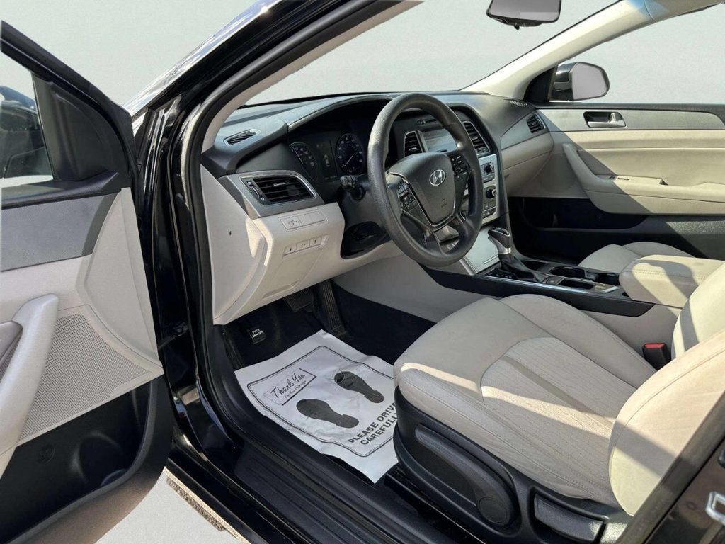 2017 Hyundai Sonata Hybrid SE 2.0L - 23049455 - 11