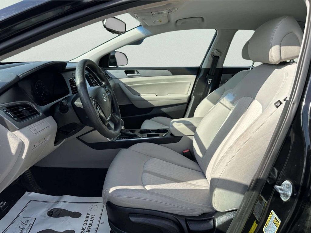 2017 Hyundai Sonata Hybrid SE 2.0L - 23049455 - 13