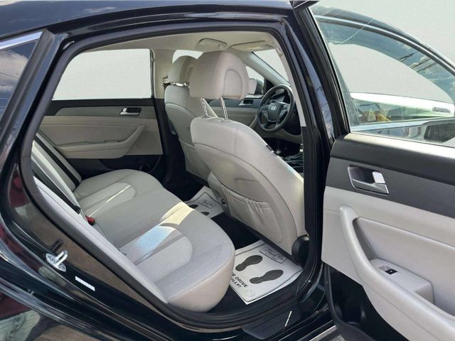 2017 Hyundai Sonata Hybrid SE 2.0L - 23049455 - 16