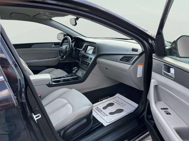 2017 Hyundai Sonata Hybrid SE 2.0L - 23049455 - 18