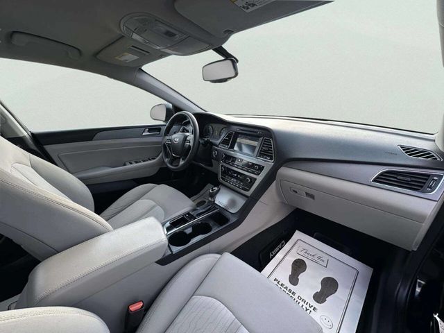 2017 Hyundai Sonata Hybrid SE 2.0L - 23049455 - 21