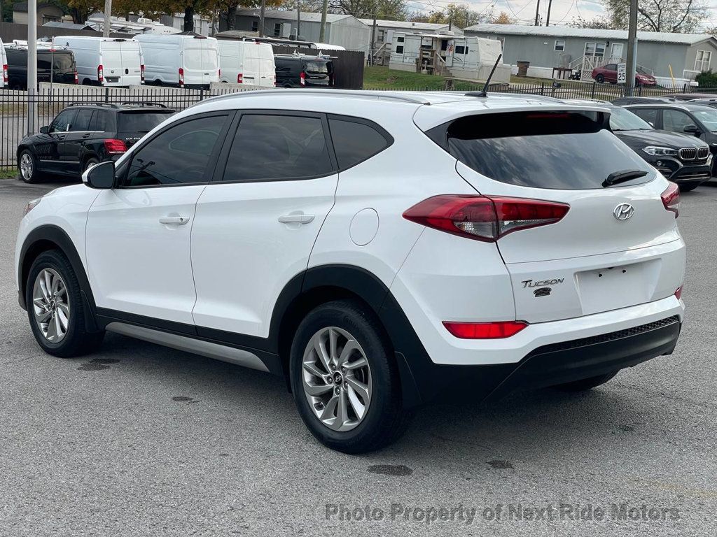 2017 Hyundai Tucson SE photo 3