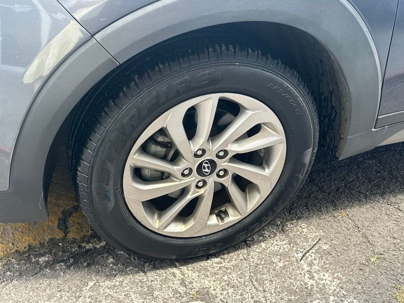 2017 Hyundai Tucson SE - 23030819 - 11