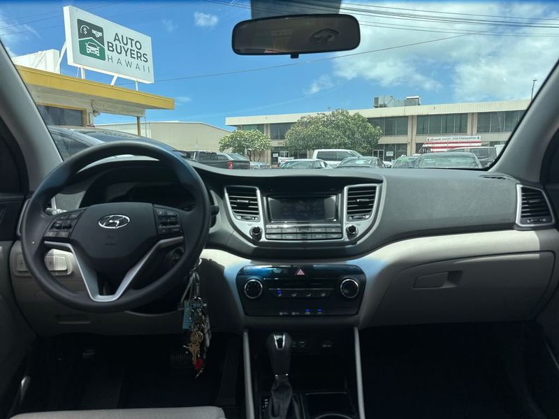 2017 Hyundai Tucson SE - 23030819 - 13