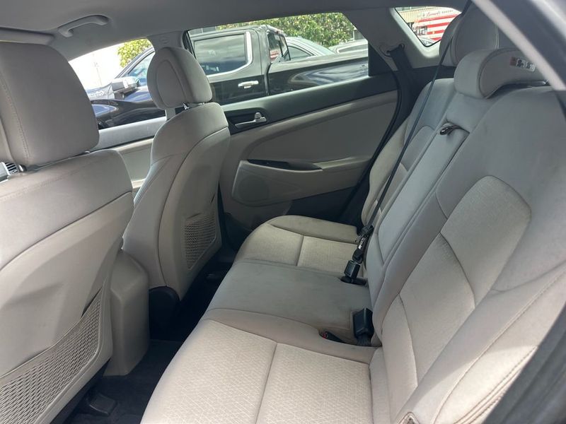 2017 Hyundai Tucson SE - 23030819 - 14