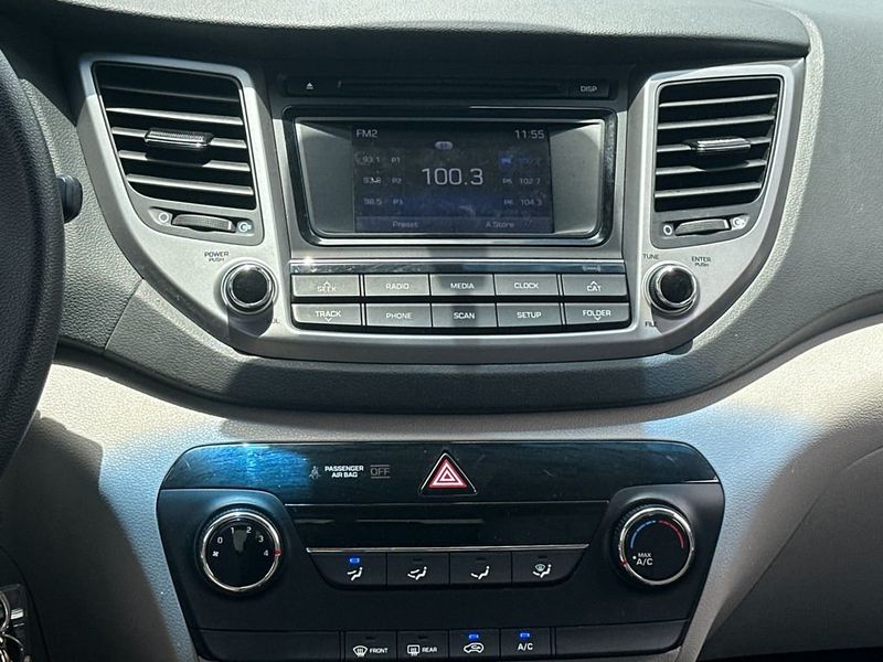2017 Hyundai Tucson SE - 23030819 - 15