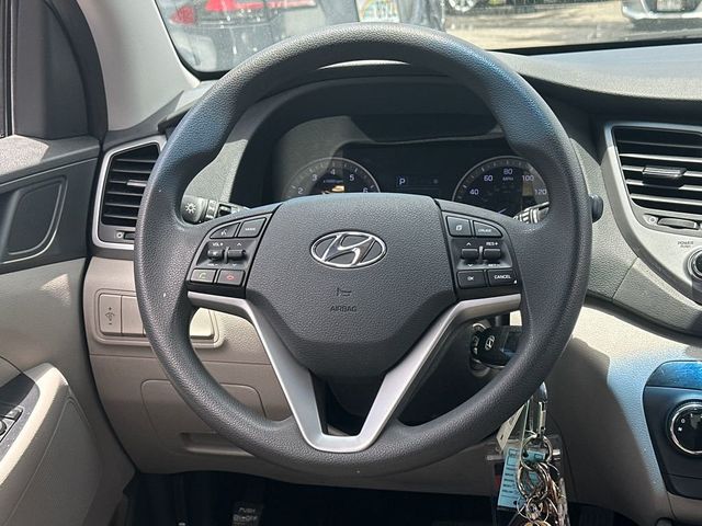2017 Hyundai Tucson SE - 23030819 - 17